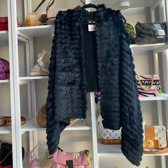 Jocelyn Black Rabbit Fur High Low Vest 🐧 - Picture 3 of 6